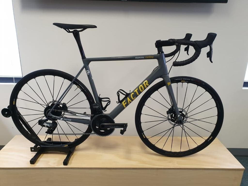 Mummu Cycling Factor O2 bike
